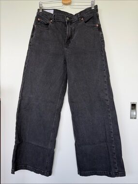 GAP Wide Leg Jeans in Washed Black